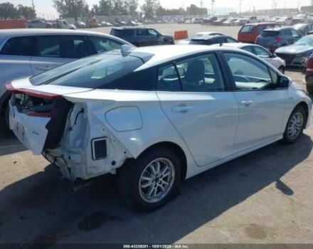 Белый Тойота Приус, объемом двигателя 1.8 л и пробегом 117 тыс. км за 7000 $, фото 3 на Automoto.ua