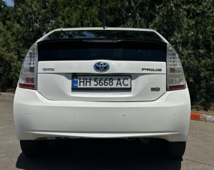 Белый Тойота Приус, объемом двигателя 1.8 л и пробегом 310 тыс. км за 8900 $, фото 1 на Automoto.ua