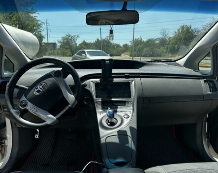 Белый Тойота Приус, объемом двигателя 1.8 л и пробегом 310 тыс. км за 8900 $, фото 6 на Automoto.ua