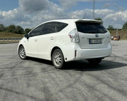 Белый Тойота Приус, объемом двигателя 1.8 л и пробегом 300 тыс. км за 9000 $, фото 2 на Automoto.ua