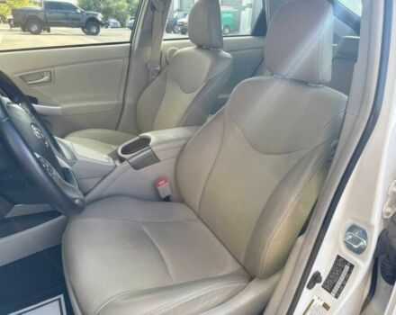 Тойота Приус 2013 в Черновцах на Automoto.ua Белый Тойота Приус, объемом двигателя 1.8 л и пробегом 87 тыс. км за 2100 $, фото 10 на Automoto.ua