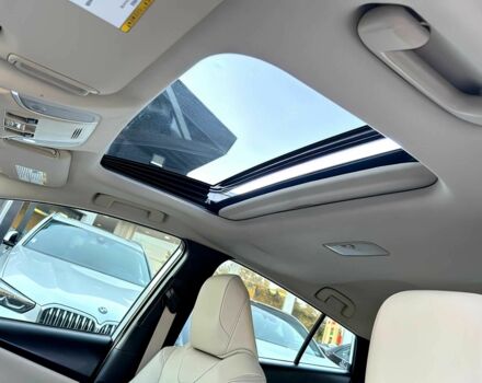 Белый Тойота Приус, объемом двигателя 1.8 л и пробегом 16 тыс. км за 12000 $, фото 8 на Automoto.ua