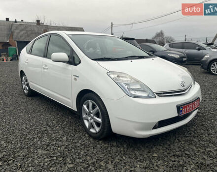 Белый Тойота Приус, объемом двигателя 1.5 л и пробегом 159 тыс. км за 13500 $, фото 1 на Automoto.ua