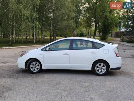 Білий Тойота Пріус, об'ємом двигуна 1.5 л та пробігом 331 тис. км за 6900 $, фото 1 на Automoto.ua