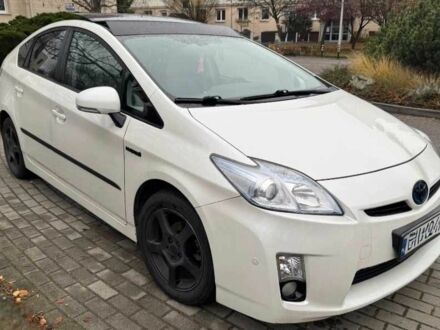 Белый Тойота Приус, объемом двигателя 1.8 л и пробегом 211 тыс. км за 2430 $, фото 1 на Automoto.ua