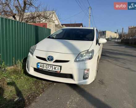 Белый Тойота Приус, объемом двигателя 1.8 л и пробегом 255 тыс. км за 10500 $, фото 1 на Automoto.ua