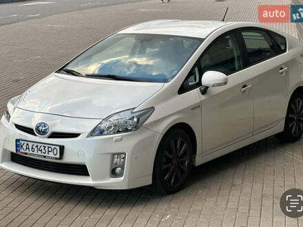 Белый Тойота Приус, объемом двигателя 1.8 л и пробегом 293 тыс. км за 10950 $, фото 1 на Automoto.ua
