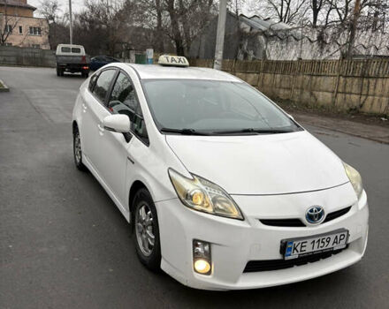 Белый Тойота Приус, объемом двигателя 1.8 л и пробегом 380 тыс. км за 9500 $, фото 1 на Automoto.ua