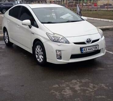 Тойота Приус 2011 в Харькове на Automoto.ua Белый Тойота Приус, объемом двигателя 1.8 л и пробегом 256 тыс. км за 12000 $, фото 1 на Automoto.ua