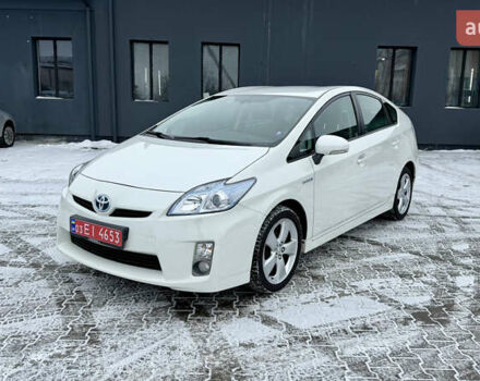Белый Тойота Приус, объемом двигателя 1.8 л и пробегом 254 тыс. км за 10900 $, фото 1 на Automoto.ua