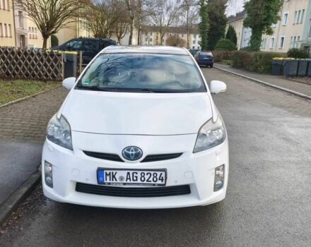 Белый Тойота Приус, объемом двигателя 1.8 л и пробегом 230 тыс. км за 7100 $, фото 1 на Automoto.ua