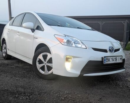 Тойота Приус 2012 в Ровно на Automoto.ua Белый Тойота Приус, объемом двигателя 1.8 л и пробегом 255 тыс. км за 11500 $, фото 1 на Automoto.ua