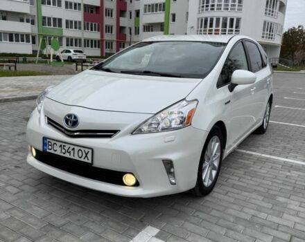 Белый Тойота Приус, объемом двигателя 1.8 л и пробегом 235 тыс. км за 13295 $, фото 1 на Automoto.ua