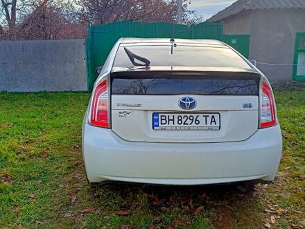 Тойота Приус 2013 в Одессе на Automoto.ua Белый Тойота Приус, объемом двигателя 1.8 л и пробегом 200 тыс. км за 11000 $, фото 1 на Automoto.ua