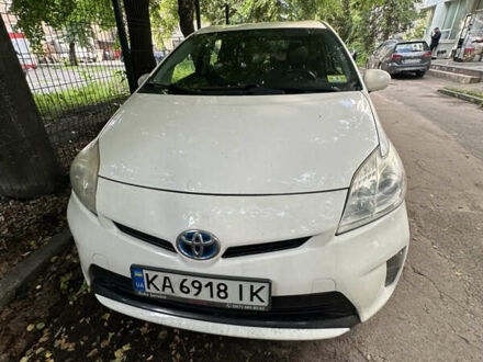 Тойота Приус 2013 в Киеве на Automoto.ua Белый Тойота Приус, объемом двигателя 1.8 л и пробегом 370 тыс. км за 9000 $, фото 1 на Automoto.ua