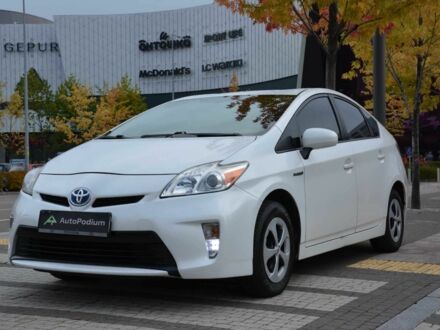 Белый Тойота Приус, объемом двигателя 1.8 л и пробегом 280 тыс. км за 10012 $, фото 1 на Automoto.ua