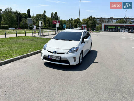 Тойота Приус 2013 в Харькове на Automoto.ua Белый Тойота Приус, объемом двигателя 1.8 л и пробегом 93 тыс. км за 11950 $, фото 1 на Automoto.ua
