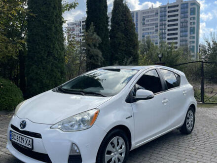 Білий Тойота Пріус, об'ємом двигуна 1.5 л та пробігом 181 тис. км за 8799 $, фото 1 на Automoto.ua