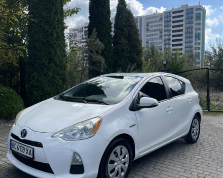 Тойота Приус 2013 в Львове на Automoto.ua Белый Тойота Приус, объемом двигателя 1.5 л и пробегом 181 тыс. км за 9499 $, фото 1 на Automoto.ua