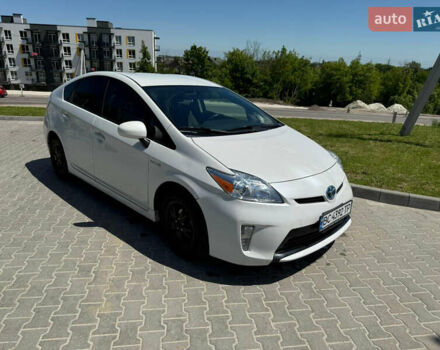 Белый Тойота Приус, объемом двигателя 1.8 л и пробегом 312 тыс. км за 14500 $, фото 1 на Automoto.ua