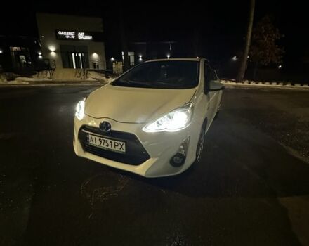 Белый Тойота Приус, объемом двигателя 1.5 л и пробегом 90 тыс. км за 9500 $, фото 1 на Automoto.ua