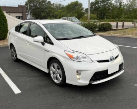 Белый Тойота Приус, объемом двигателя 1.8 л и пробегом 71 тыс. км за 7600 $, фото 1 на Automoto.ua