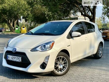 Тойота Пріус 2015 у Києві на Automoto.ua Білий Тойота Пріус, об'ємом двигуна 1.5 л та пробігом 91 тис. км за 12700 $, фото 1 на Automoto.ua