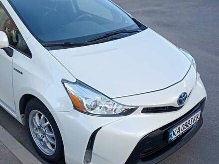 Тойота Приус 2015 в Харькове на Automoto.ua Белый Тойота Приус, объемом двигателя 1.8 л и пробегом 385 тыс. км за 13800 $, фото 1 на Automoto.ua