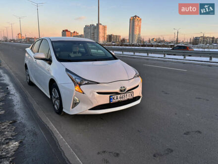 Тойота Приус 2016 в Киеве на Automoto.ua Белый Тойота Приус, объемом двигателя 1.8 л и пробегом 162 тыс. км за 14600 $, фото 1 на Automoto.ua