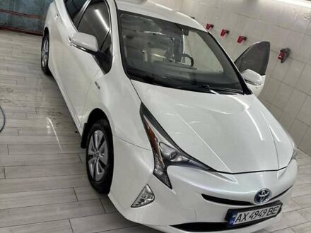 Тойота Приус 2016 в Чугуеве на Automoto.ua Белый Тойота Приус, объемом двигателя 1.8 л и пробегом 130 тыс. км за 15999 $, фото 1 на Automoto.ua