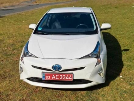 Тойота Приус 2016 в Киеве на Automoto.ua Белый Тойота Приус, объемом двигателя 1.8 л и пробегом 70 тыс. км за 15000 $, фото 1 на Automoto.ua