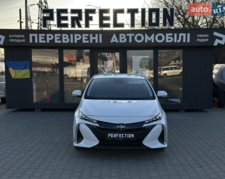 Белый Тойота Приус, объемом двигателя 1.8 л и пробегом 180 тыс. км за 17500 $, фото 1 на Automoto.ua