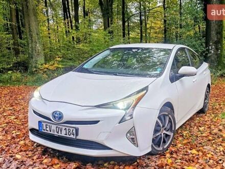 Белый Тойота Приус, объемом двигателя 1.8 л и пробегом 365 тыс. км за 11000 $, фото 1 на Automoto.ua