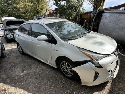 Тойота Пріус 2017 у Запоріжжя на Automoto.ua Білий Тойота Пріус, об'ємом двигуна 0 л та пробігом 105 тис. км за 10800 $, фото 1 на Automoto.ua