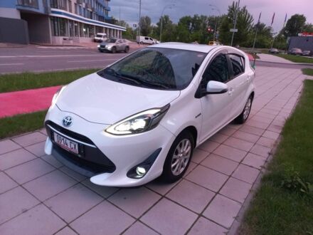 Тойота Приус 2018 в Киеве на Automoto.ua Белый Тойота Приус, объемом двигателя 1.5 л и пробегом 58 тыс. км за 13200 $, фото 1 на Automoto.ua