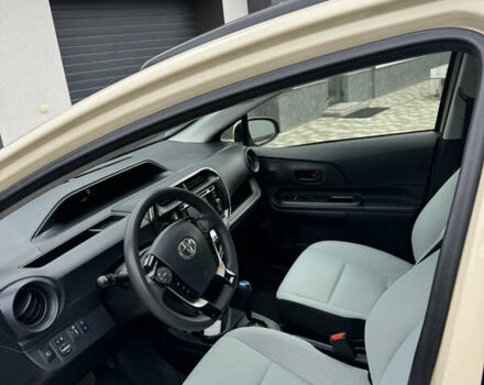 Бежевый Тойота Приус, объемом двигателя 1.5 л и пробегом 64 тыс. км за 14500 $, фото 3 на Automoto.ua