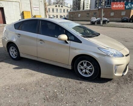Тойота Приус 2011 в Киеве на Automoto.ua Бежевый Тойота Приус, объемом двигателя 1.8 л и пробегом 336 тыс. км за 9200 $, фото 1 на Automoto.ua