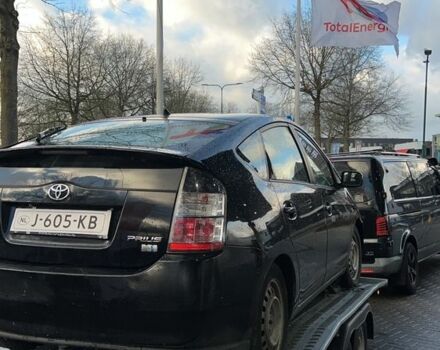 Черный Тойота Приус, объемом двигателя 1.5 л и пробегом 200 тыс. км за 2782 $, фото 1 на Automoto.ua
