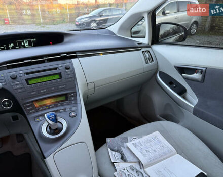 Черный Тойота Приус, объемом двигателя 1.8 л и пробегом 245 тыс. км за 11999 $, фото 7 на Automoto.ua