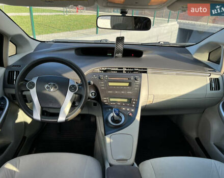 Черный Тойота Приус, объемом двигателя 1.8 л и пробегом 250 тыс. км за 9500 $, фото 6 на Automoto.ua