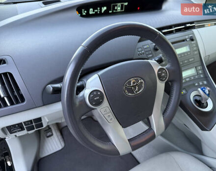 Черный Тойота Приус, объемом двигателя 1.8 л и пробегом 245 тыс. км за 11999 $, фото 12 на Automoto.ua