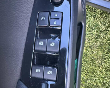 Черный Тойота Приус, объемом двигателя 1.8 л и пробегом 119 тыс. км за 15750 $, фото 11 на Automoto.ua