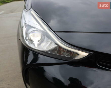 Черный Тойота Приус, объемом двигателя 1.8 л и пробегом 225 тыс. км за 15800 $, фото 3 на Automoto.ua