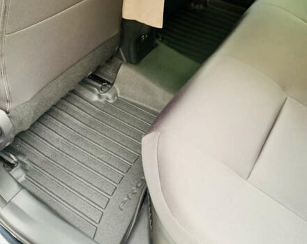 Чорний Тойота Пріус, об'ємом двигуна 2 л та пробігом 7 тис. км за 29500 $, фото 16 на Automoto.ua