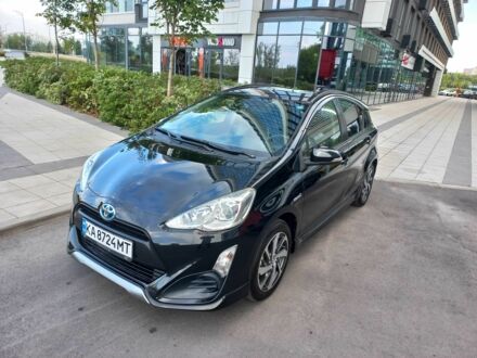 Тойота Пріус 2015 у Києві на Automoto.ua Чорний Тойота Пріус, об'ємом двигуна 1.5 л та пробігом 88 тис. км за 12900 $, фото 1 на Automoto.ua