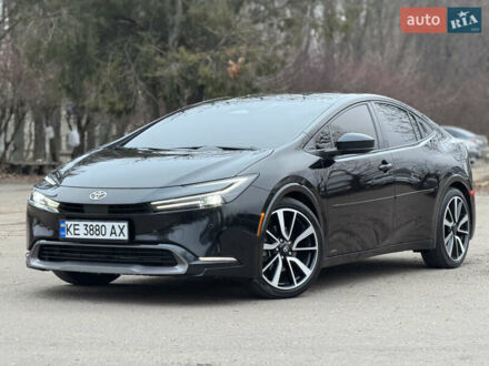 Чорний Тойота Пріус, об'ємом двигуна 2 л та пробігом 33 тис. км за 27900 $, фото 1 на Automoto.ua