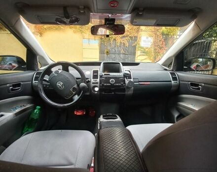 Красный Тойота Приус, объемом двигателя 1.5 л и пробегом 3 тыс. км за 7500 $, фото 1 на Automoto.ua