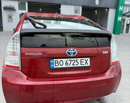 Красный Тойота Приус, объемом двигателя 1.8 л и пробегом 320 тыс. км за 10300 $, фото 3 на Automoto.ua
