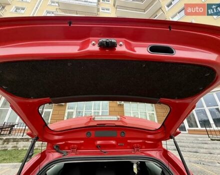 Червоний Тойота Пріус, об'ємом двигуна 1.5 л та пробігом 208 тис. км за 9999 $, фото 39 на Automoto.ua