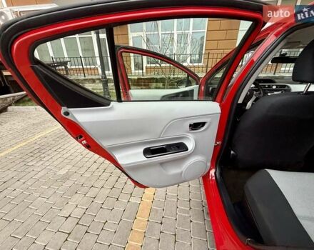 Червоний Тойота Пріус, об'ємом двигуна 1.5 л та пробігом 208 тис. км за 9999 $, фото 48 на Automoto.ua